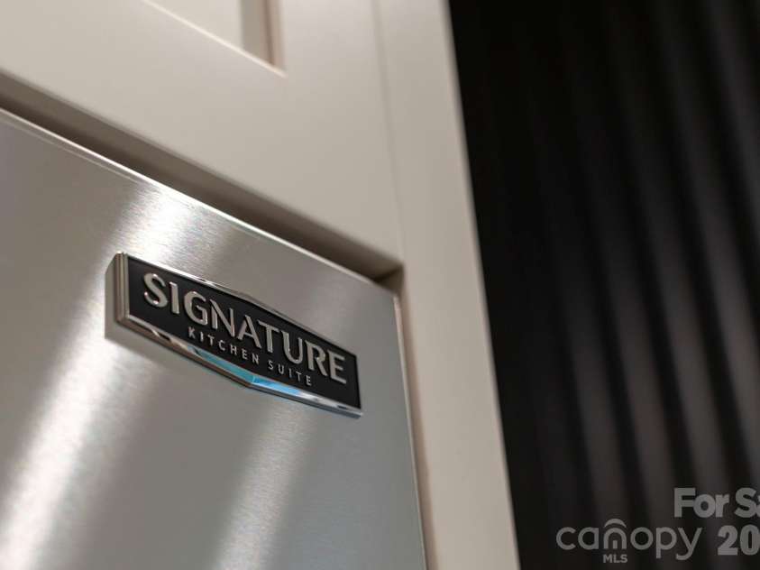 25 Ted Linn Drive, Fairview, NC 28730.  MLS# CAR4374836, YatesRealty ID 19987. Signature Series Kitchen Suite Luxury Appliances