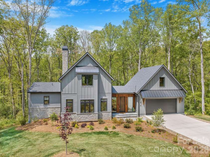 25 Ted Linn Drive, Fairview, NC 28730.  MLS# CAR4374836, YatesRealty ID 19987. Stunning New Construction in Highly Desirable Clearview Community