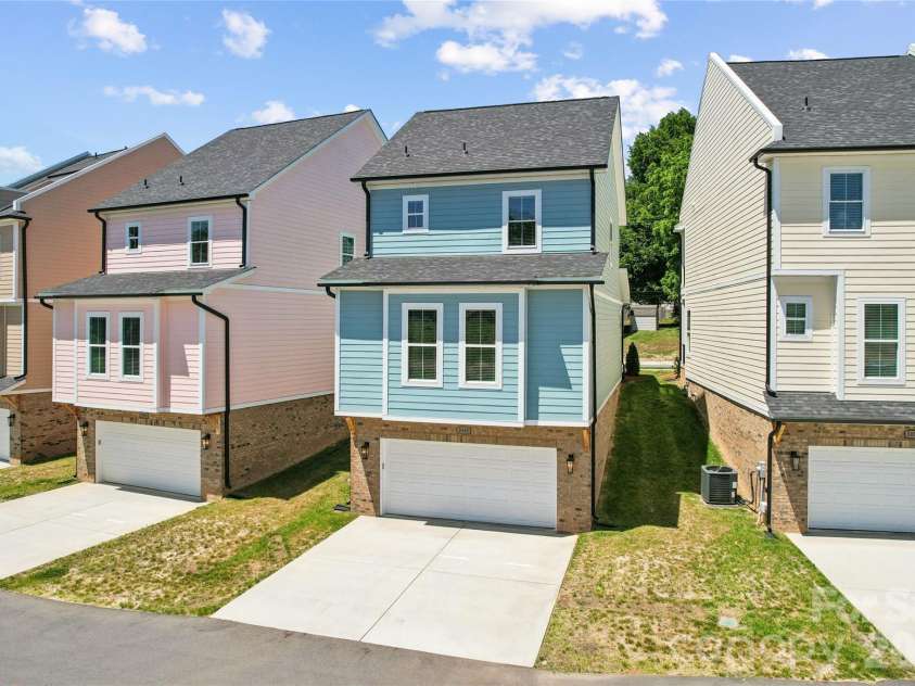 5840 Pittmon Lane, Kannapolis, NC 28081.  MLS# CAR4374428, YatesRealty ID 19989. 5840 Pittmon Lane