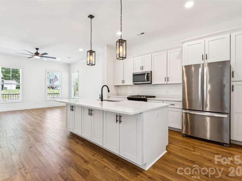 5840 Pittmon Lane, Kannapolis, NC 28081.  MLS# CAR4374428, YatesRealty ID 19989. Large island, open concept