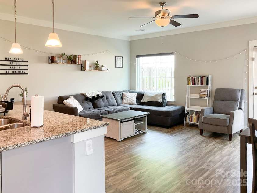 200 Button Willow Street, Taylors, SC 29687.  MLS# CAR4292718, YatesRealty ID 1999. 