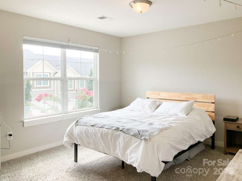 200 Button Willow Street, Taylors, SC 29687.  MLS# CAR4292718, YatesRealty ID 1999. 