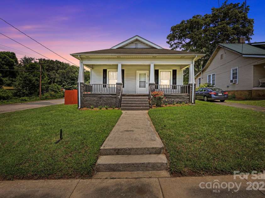 200 Martin Luther King Jr Avenue, Salisbury, NC 28144.  MLS# CAR4280378, YatesRealty ID 19990. 