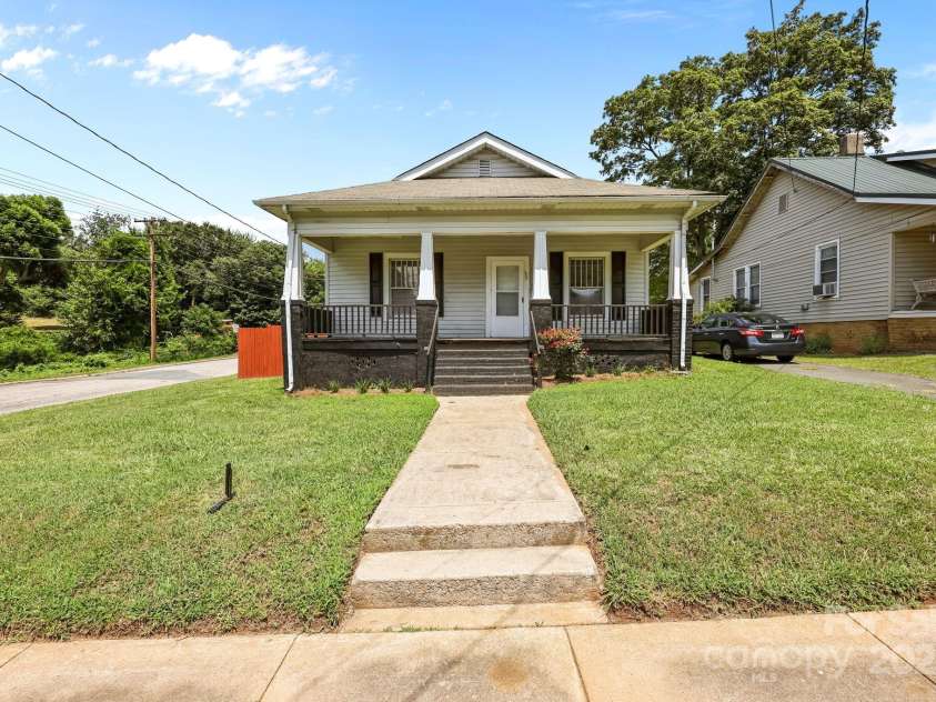 200 Martin Luther King Jr Avenue, Salisbury, NC 28144.  MLS# CAR4280378, YatesRealty ID 19990. 