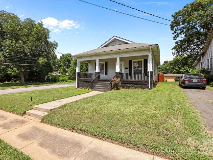 200 Martin Luther King Jr Avenue, Salisbury, NC 28144.  MLS# CAR4280378, YatesRealty ID 19990. 