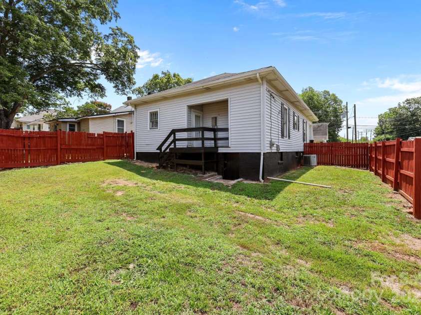 200 Martin Luther King Jr Avenue, Salisbury, NC 28144.  MLS# CAR4280378, YatesRealty ID 19990. 