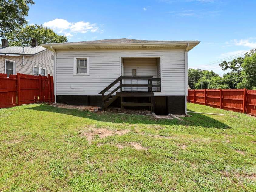 200 Martin Luther King Jr Avenue, Salisbury, NC 28144.  MLS# CAR4280378, YatesRealty ID 19990. 