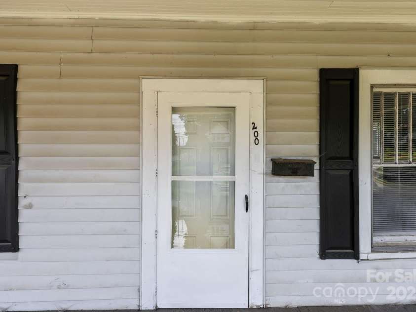 200 Martin Luther King Jr Avenue, Salisbury, NC 28144.  MLS# CAR4280378, YatesRealty ID 19990. 