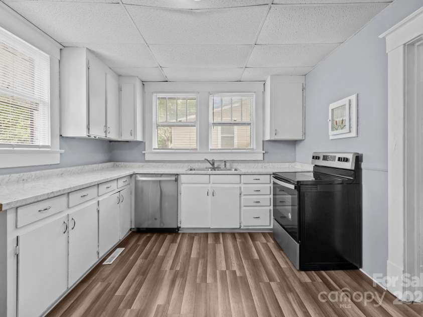 200 Martin Luther King Jr Avenue, Salisbury, NC 28144.  MLS# CAR4280378, YatesRealty ID 19990. 