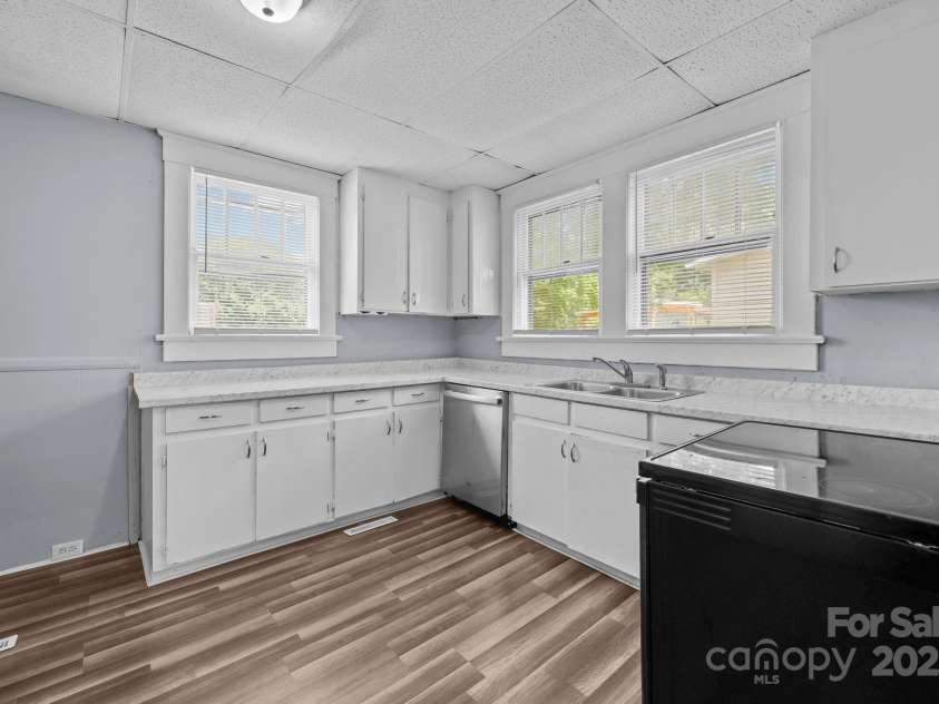 200 Martin Luther King Jr Avenue, Salisbury, NC 28144.  MLS# CAR4280378, YatesRealty ID 19990. 