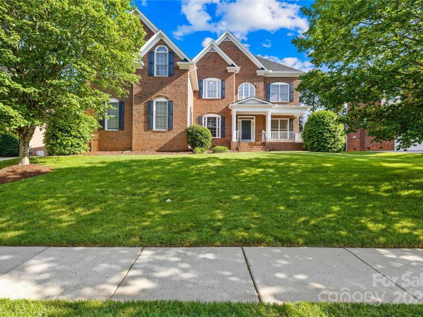 10024 Hazelview Drive, Charlotte, NC 28277.  MLS# CAR4260424, YatesRealty ID 19991. 
