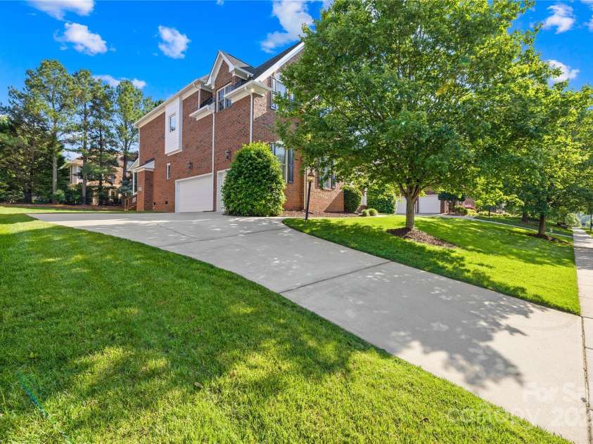 10024 Hazelview Drive, Charlotte, NC 28277.  MLS# CAR4260424, YatesRealty ID 19991. 