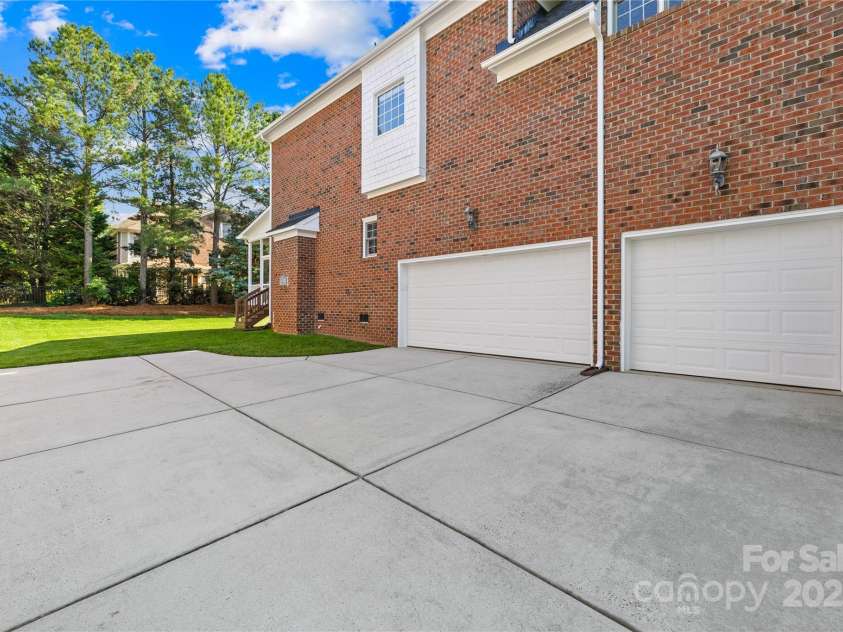 10024 Hazelview Drive, Charlotte, NC 28277.  MLS# CAR4260424, YatesRealty ID 19991. 
