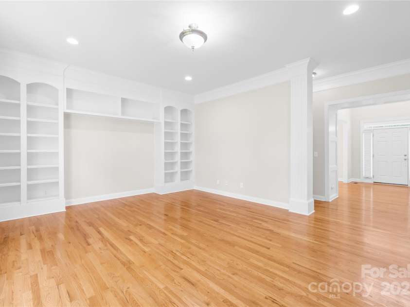 10024 Hazelview Drive, Charlotte, NC 28277.  MLS# CAR4260424, YatesRealty ID 19991. 