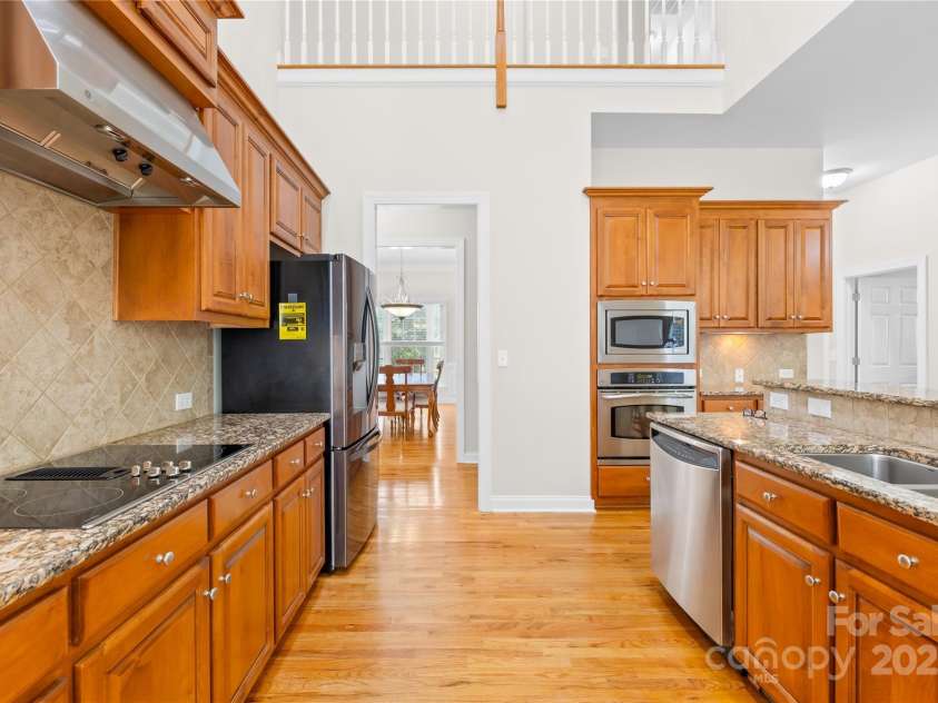 10024 Hazelview Drive, Charlotte, NC 28277.  MLS# CAR4260424, YatesRealty ID 19991. 