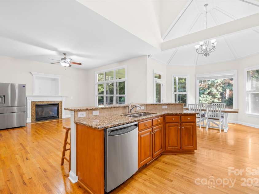 10024 Hazelview Drive, Charlotte, NC 28277.  MLS# CAR4260424, YatesRealty ID 19991. 
