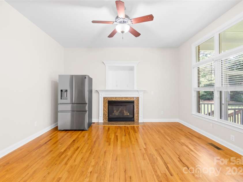 10024 Hazelview Drive, Charlotte, NC 28277.  MLS# CAR4260424, YatesRealty ID 19991. 