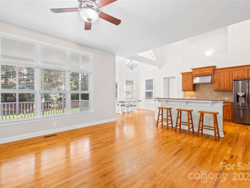 10024 Hazelview Drive, Charlotte, NC 28277.  MLS# CAR4260424, YatesRealty ID 19991. 