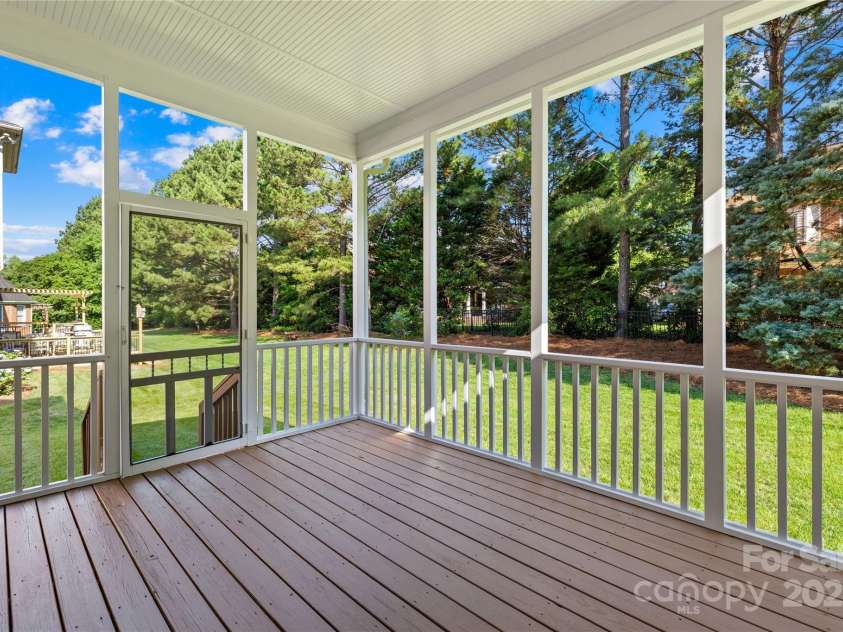 10024 Hazelview Drive, Charlotte, NC 28277.  MLS# CAR4260424, YatesRealty ID 19991. 