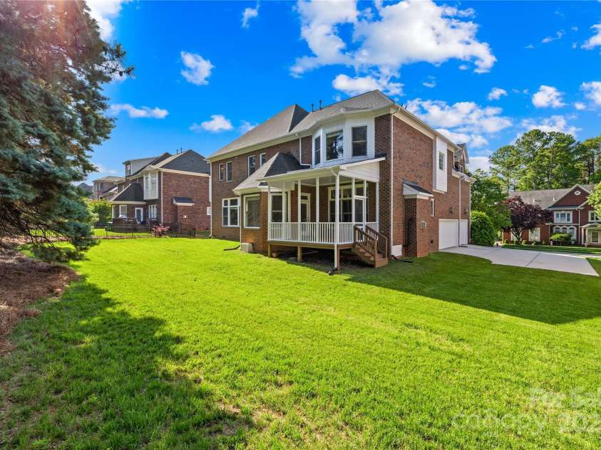10024 Hazelview Drive, Charlotte, NC 28277.  MLS# CAR4260424, YatesRealty ID 19991. 