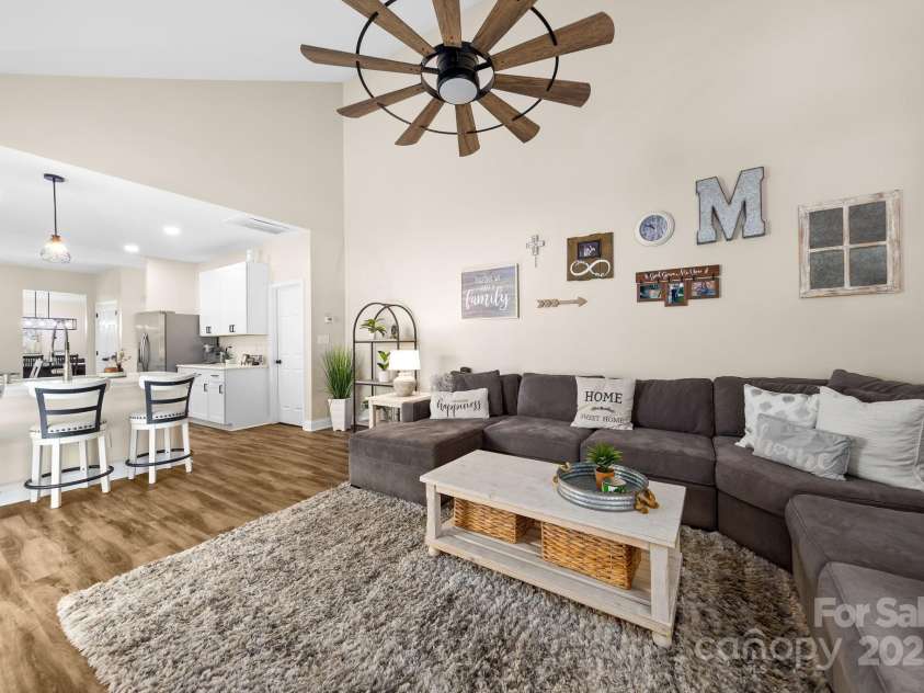 146 Comata Road, Mooresville, NC 28117.  MLS# CAR4255220, YatesRealty ID 19992. Great Room