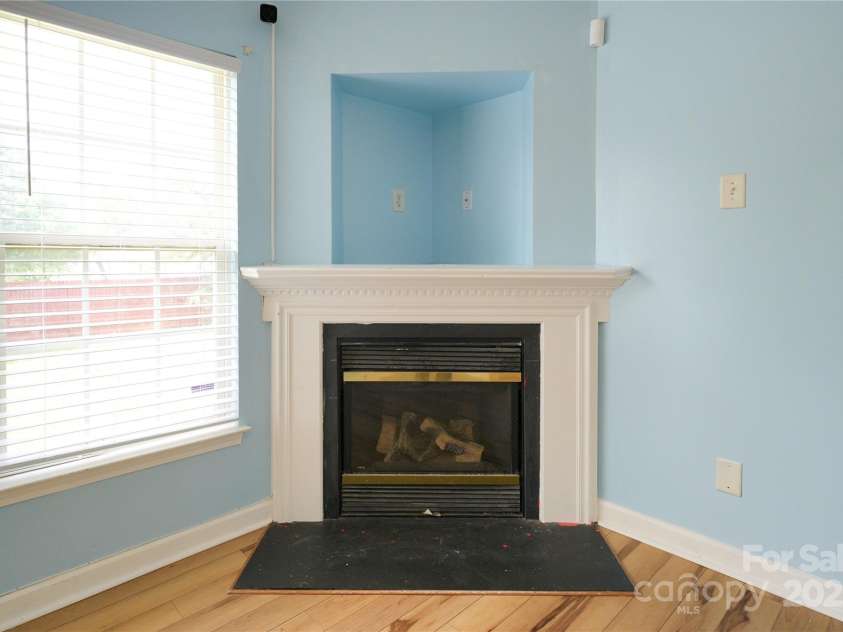 4037 Lakota Court, Charlotte, NC 28269.  MLS# CAR4258473, YatesRealty ID 19993. 