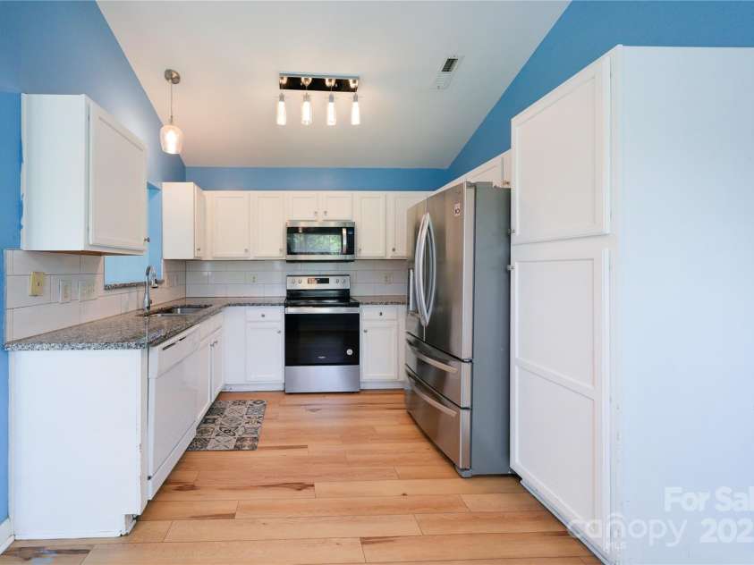 4037 Lakota Court, Charlotte, NC 28269.  MLS# CAR4258473, YatesRealty ID 19993. 