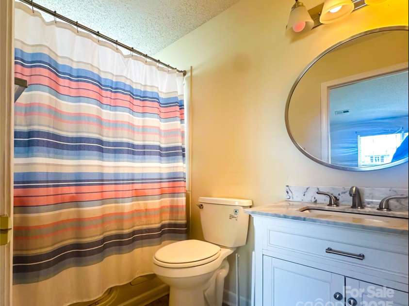 4037 Lakota Court, Charlotte, NC 28269.  MLS# CAR4258473, YatesRealty ID 19993. 