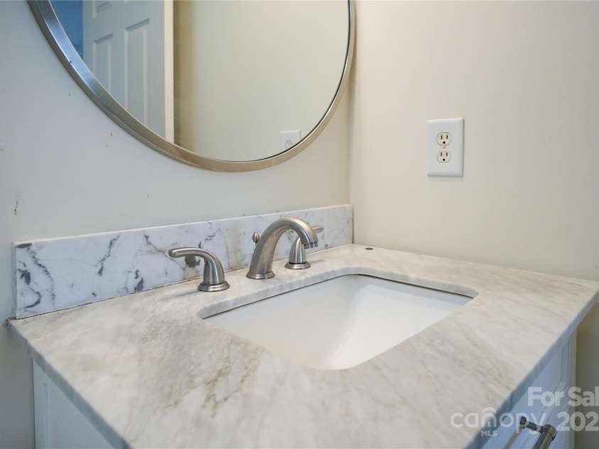 4037 Lakota Court, Charlotte, NC 28269.  MLS# CAR4258473, YatesRealty ID 19993. 