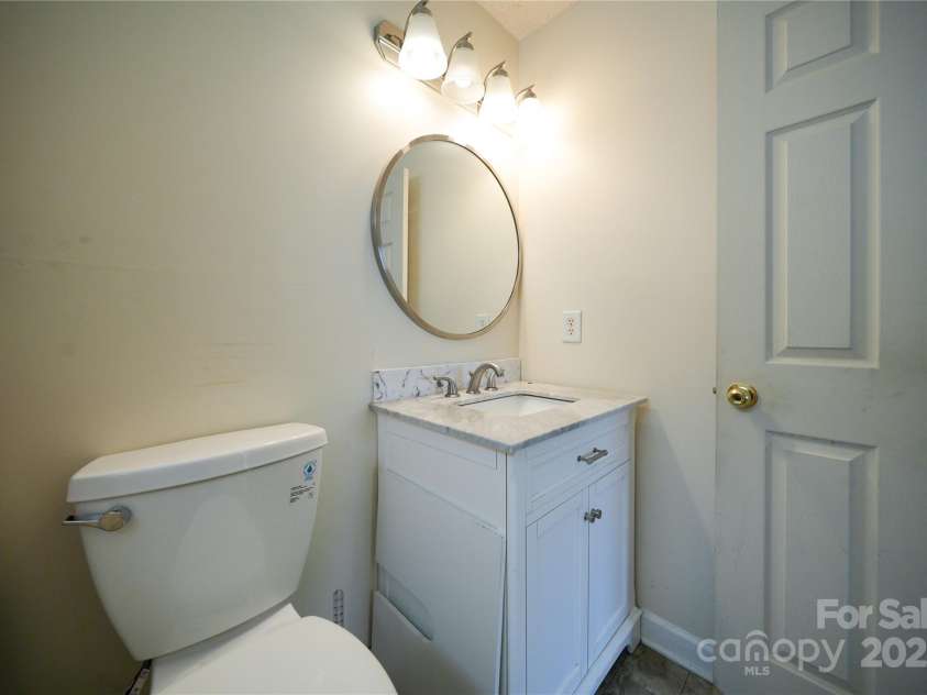 4037 Lakota Court, Charlotte, NC 28269.  MLS# CAR4258473, YatesRealty ID 19993. 