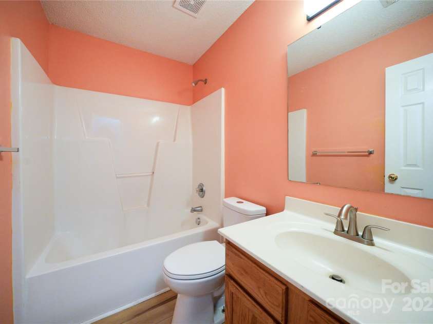 4037 Lakota Court, Charlotte, NC 28269.  MLS# CAR4258473, YatesRealty ID 19993. 