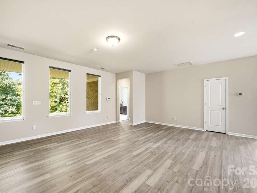 8759 Mullis Forest Court, Mint Hill, NC 28227.  MLS# CAR4377247, YatesRealty ID 19993. Living