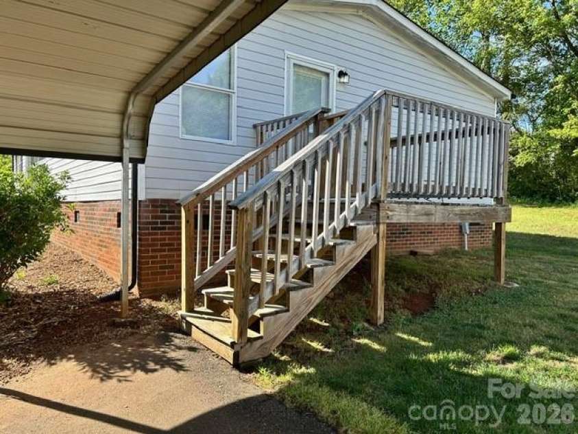 4123 Stonecreek Drive, Valdese, NC 28690.  MLS# CAR4378369, YatesRealty ID 19994. 