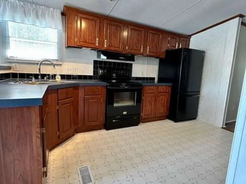 4123 Stonecreek Drive, Valdese, NC 28690.  MLS# CAR4378369, YatesRealty ID 19994. 