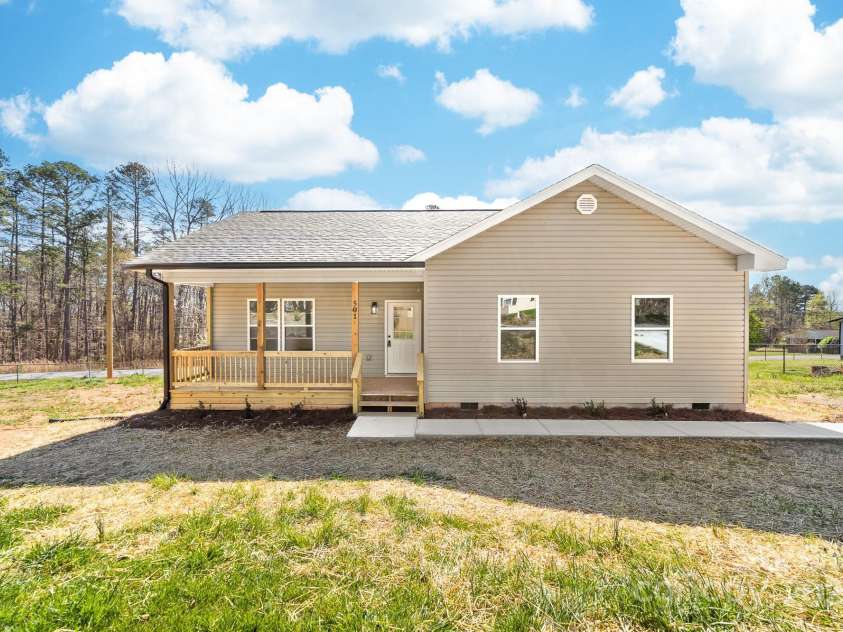 501 Ed Wilson Road, Bessemer City, NC 28016.  MLS# CAR4199486, YatesRealty ID 19994. 