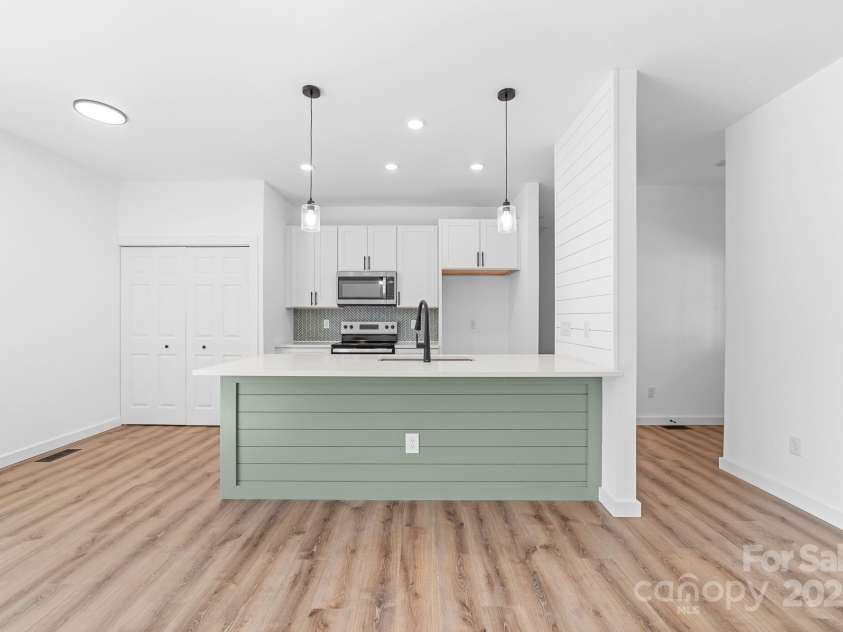 501 Ed Wilson Road, Bessemer City, NC 28016.  MLS# CAR4199486, YatesRealty ID 19994. 