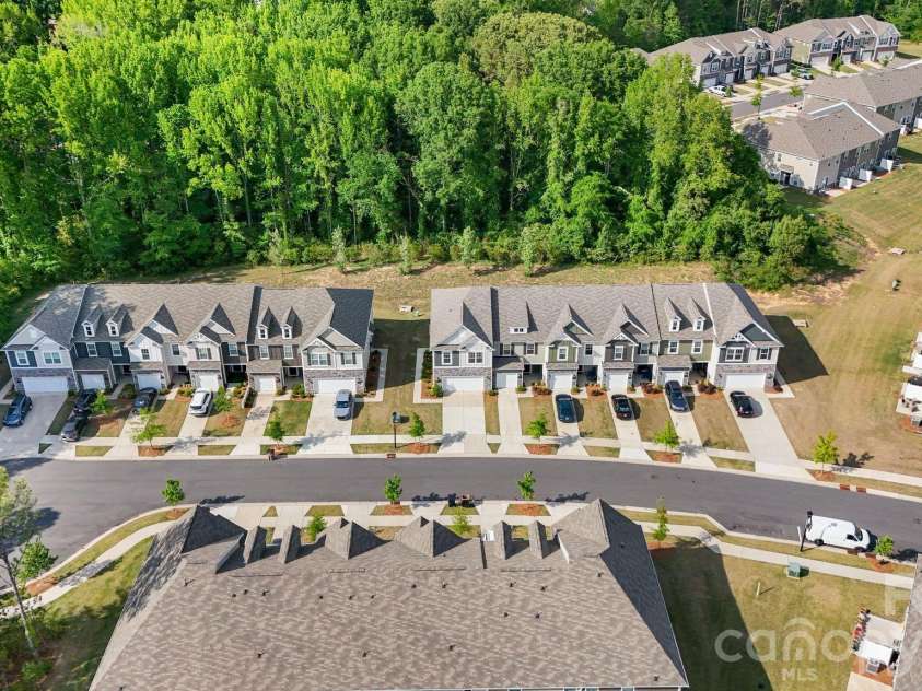 230 Quinn Road, Matthews, NC 28104.  MLS# CAR4378712, YatesRealty ID 19995. Premium location and end unit.