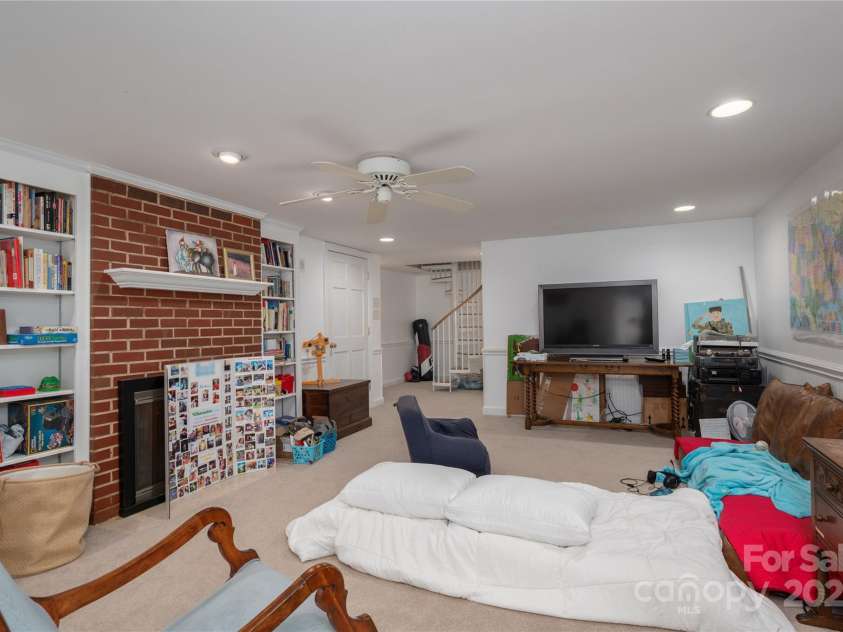 2515 Sheffield Drive, Gastonia, NC 28054.  MLS# CAR4243550, YatesRealty ID 19995. 