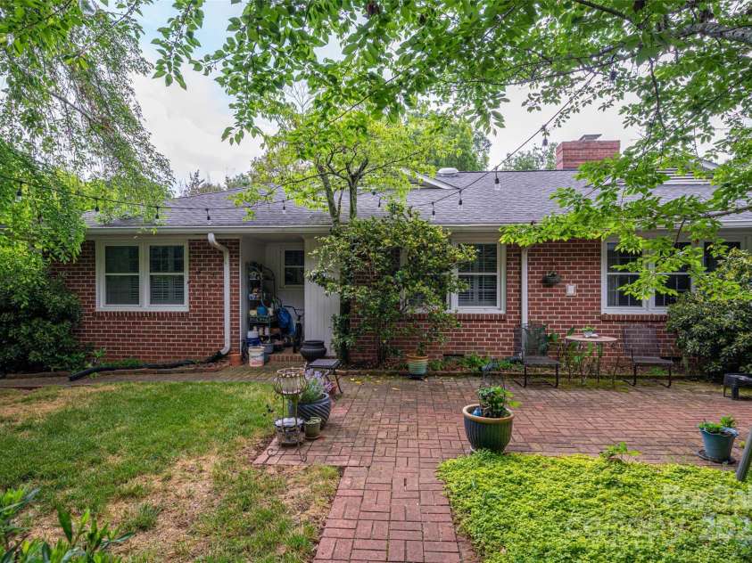 2515 Sheffield Drive, Gastonia, NC 28054.  MLS# CAR4243550, YatesRealty ID 19995. 