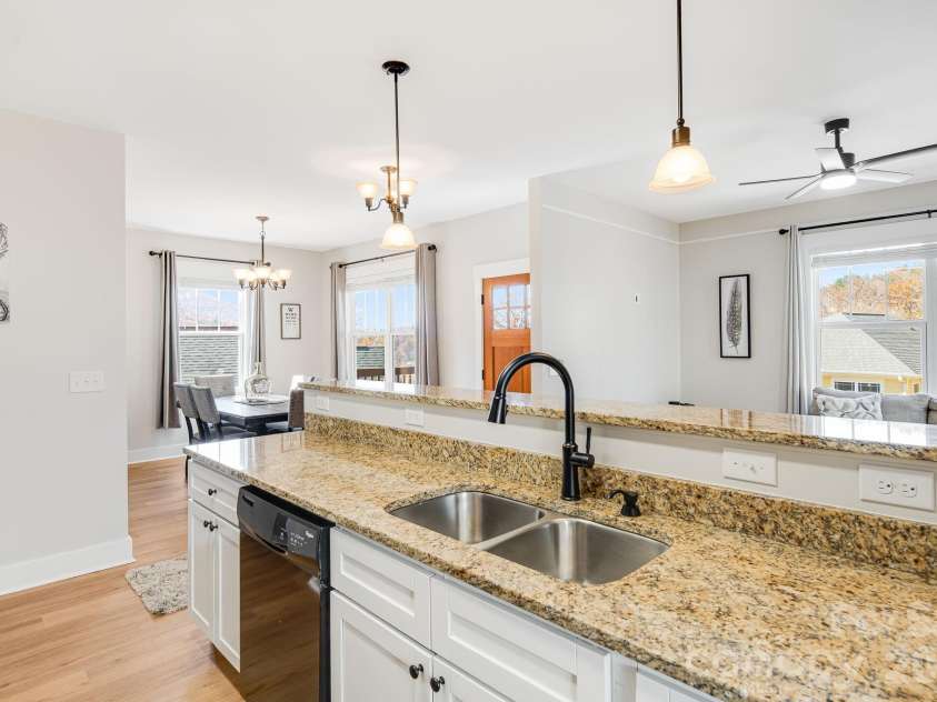 11 Byrdcliffe Lane, Asheville, NC 28805.  MLS# CAR4320731, YatesRealty ID 19996. Open Kitchen with Granite Counters