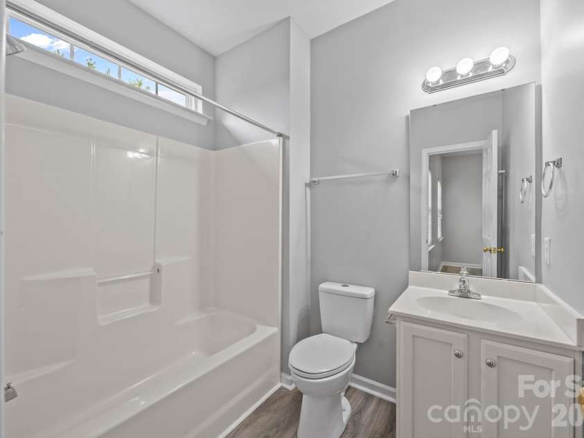 182 Harris Farm Road, Mooresville, NC 28115.  MLS# CAR4374617, YatesRealty ID 19997. 