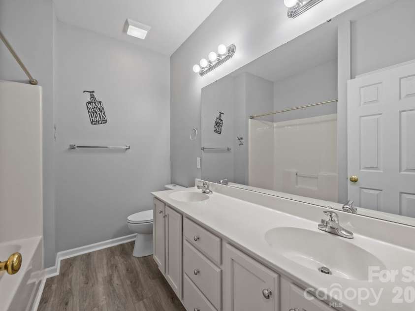 182 Harris Farm Road, Mooresville, NC 28115.  MLS# CAR4374617, YatesRealty ID 19997. 