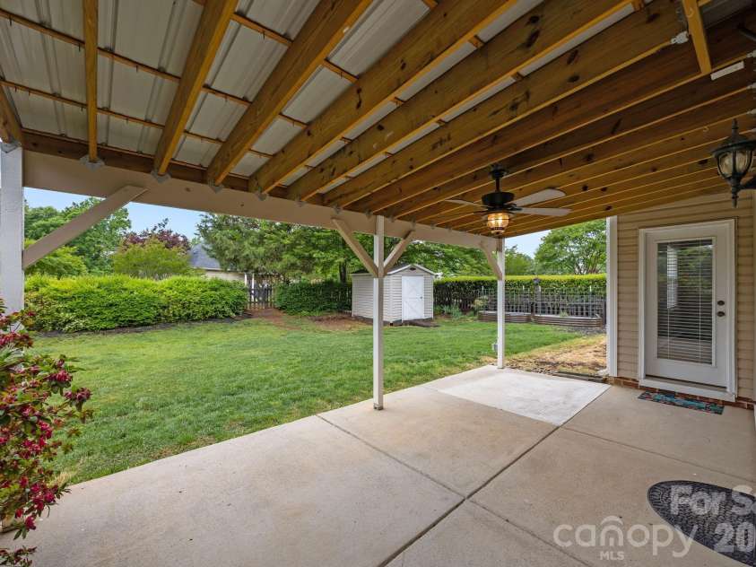 182 Harris Farm Road, Mooresville, NC 28115.  MLS# CAR4374617, YatesRealty ID 19997. 
