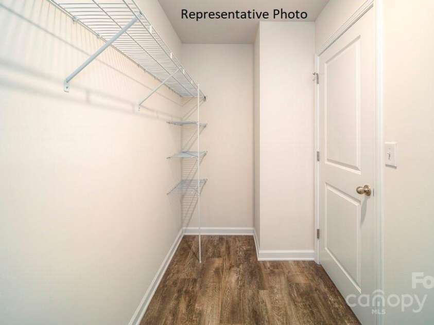 506 13th Avenue Drive, Hickory, NC 28601.  MLS# CAR4249035, YatesRealty ID 19997. 