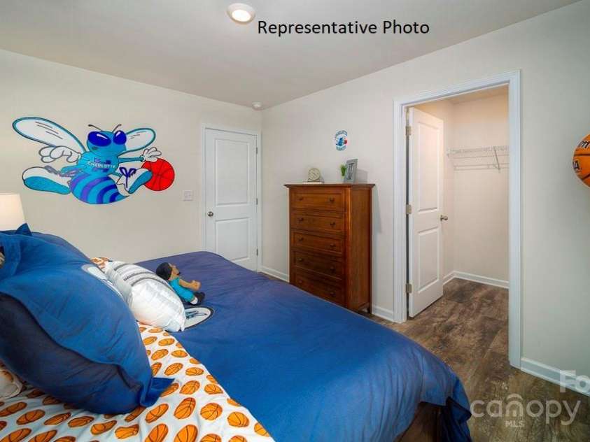 506 13th Avenue Drive, Hickory, NC 28601.  MLS# CAR4249035, YatesRealty ID 19997. 