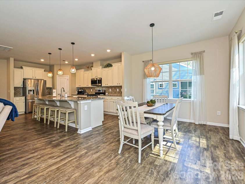 304 Picasso Trail, Mount Holly, NC 28120.  MLS# CAR4374273, YatesRealty ID 19998. Breakfast Area
