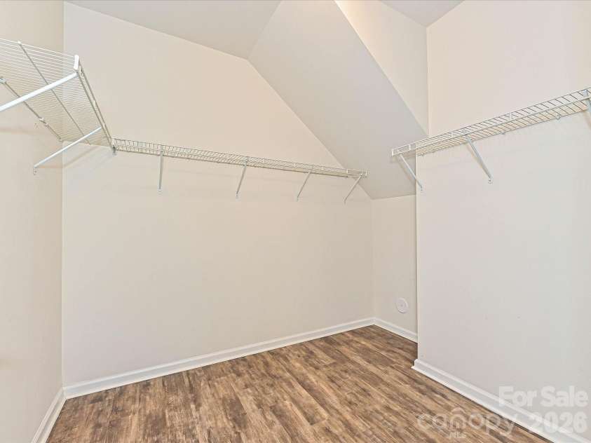 304 Picasso Trail, Mount Holly, NC 28120.  MLS# CAR4374273, YatesRealty ID 19998. Nice Walk-in Closet