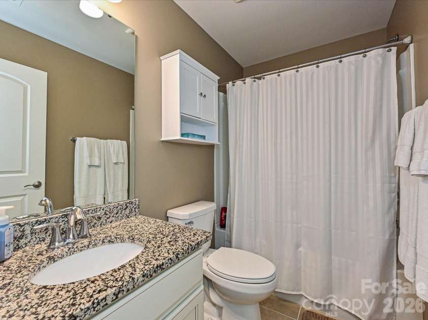 304 Picasso Trail, Mount Holly, NC 28120.  MLS# CAR4374273, YatesRealty ID 19998. Upper Level Bathroom