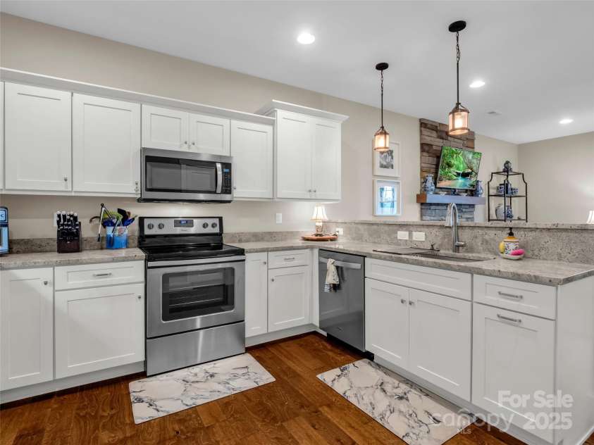 148 Red Hawk Knoll, Lake Lure, NC 28746.  MLS# CAR4291456, YatesRealty ID 19999. 