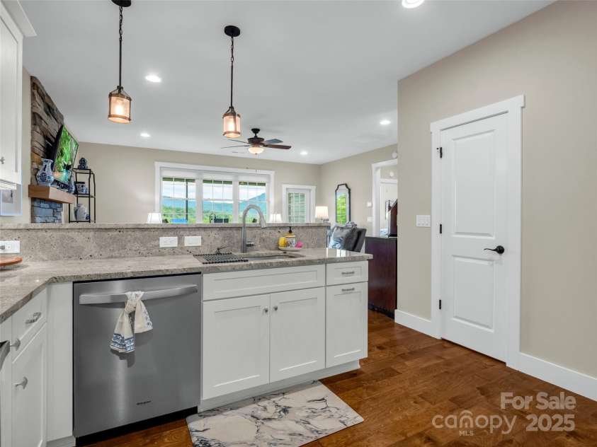 148 Red Hawk Knoll, Lake Lure, NC 28746.  MLS# CAR4291456, YatesRealty ID 19999. 
